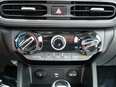 Used 2023 Hyundai Kona SEL AWD/4WD image 26