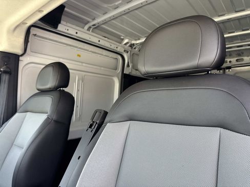 Used 2025 RAM ProMaster 2500 w/ Convenience Group FWD image 24