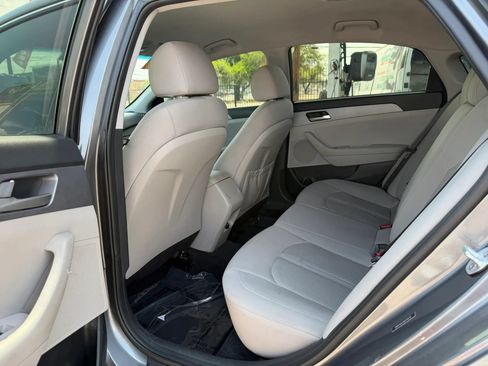 Used 2019 Hyundai Sonata SE FWD image 14
