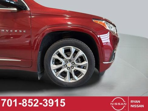 Used 2021 Chevrolet Traverse Premier AWD/4WD image 40