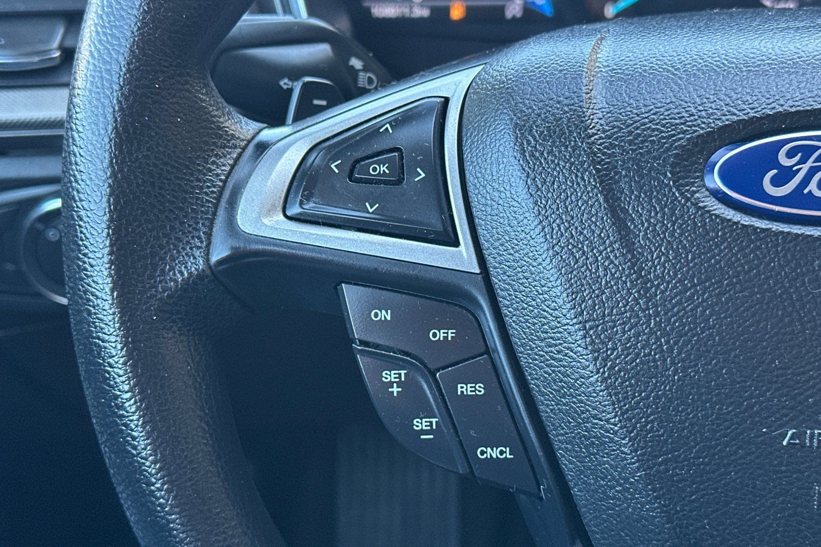 Used 2017 Ford Fusion SE w/ Fusion SE Technology Package FWD image 28