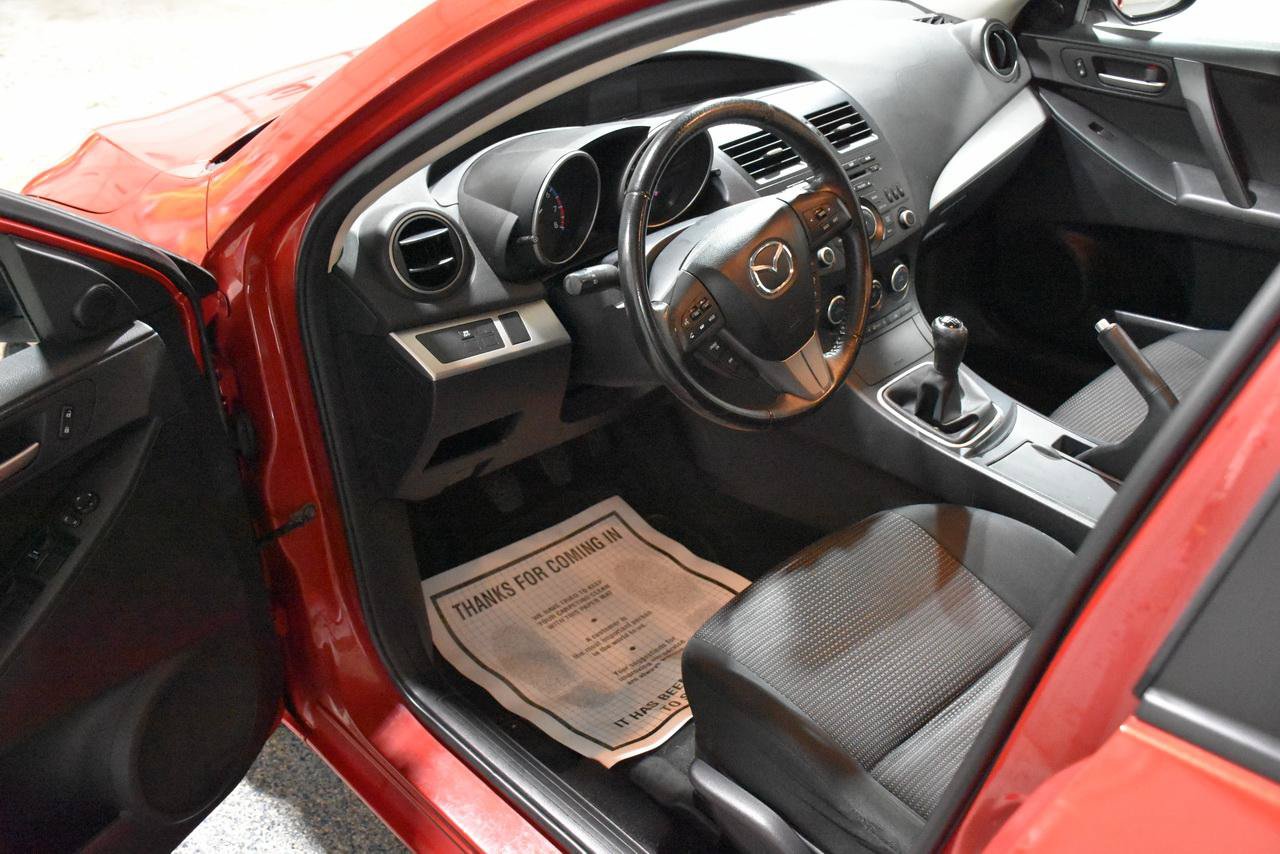 Used 2013 MAZDA MAZDA3 i Touring FWD image 10