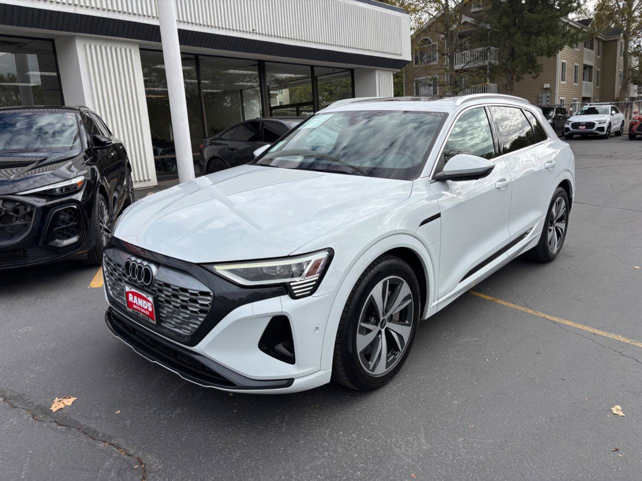 Used 2024 Audi Q8 e-tron Premium Plus AWD/4WD image 19