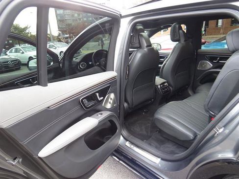 Certified 2023 Mercedes-Benz EQS 580 4MATIC SUV w/ Exclusive Trim Package image 20