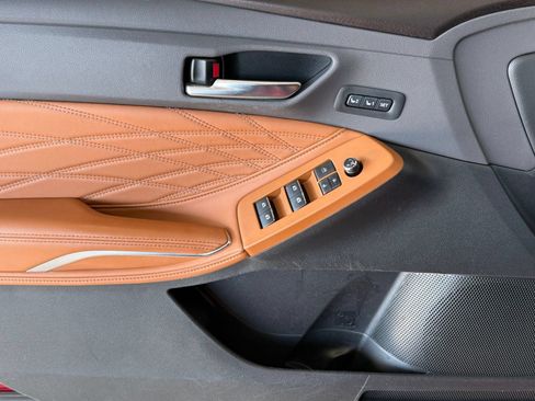 Used 2019 Toyota Avalon Limited FWD image 28
