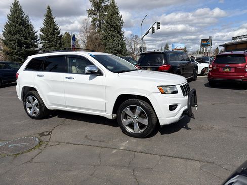 Used 2016 Jeep Grand Cherokee Overland AWD/4WD image 10
