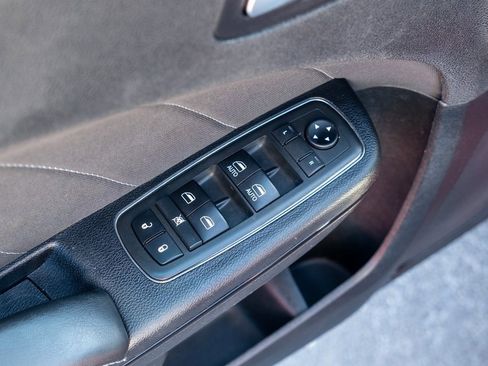 Used 2022 Dodge Charger SXT w/ Blacktop Package image 25