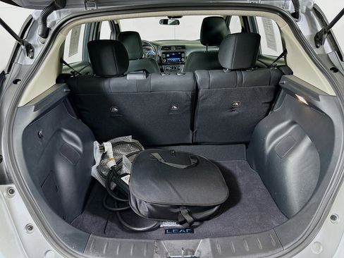 Used 2025 Nissan Leaf S image 26