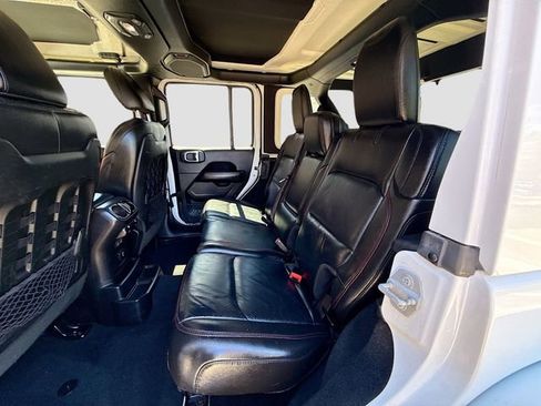 Used 2018 Jeep Wrangler Unlimited Rubicon AWD/4WD image 24