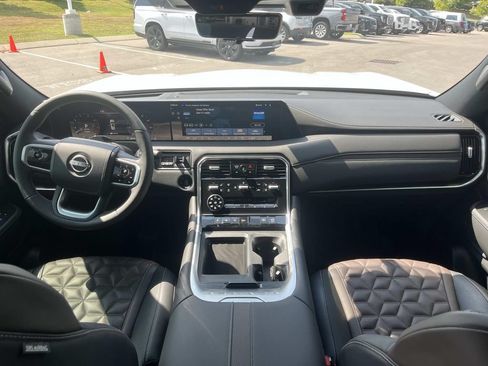 Used 2025 Nissan Armada Platinum Reserve w/ Convenience Package AWD/4WD image 17