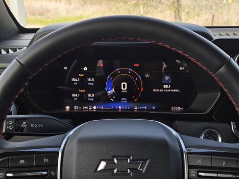 Used 2024 Chevrolet Colorado Z71 w/ Z71 Convenience Package 2 image 15