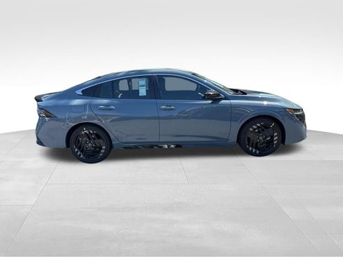 New 2026 Nissan Sentra SR w/ SR Premium Package FWD image 5