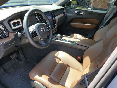 Certified 2024 Volvo XC60 T8 Plus w/ Protection Package Premier image 15