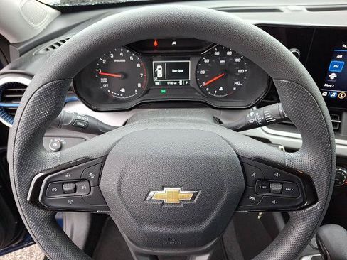 Used 2024 Chevrolet Trax LS w/ LS Convenience Package FWD image 18
