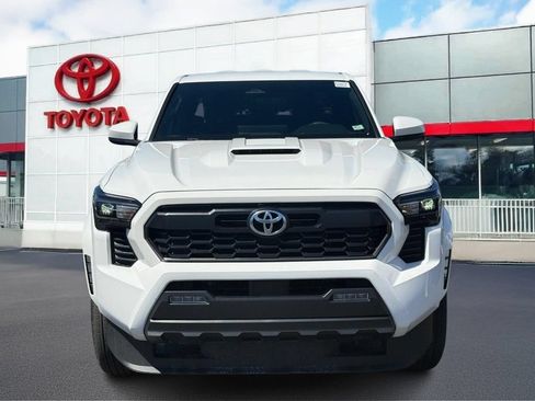 Used 2025 Toyota Tacoma TRD Sport AWD/4WD image 13