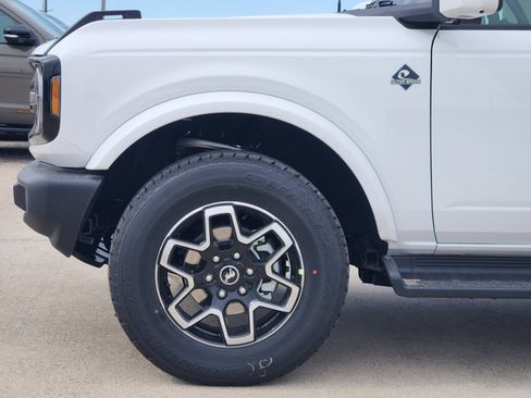New 2026 Ford Bronco Outer Banks AWD/4WD image 9