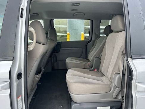 Used 2012 Kia Sedona LX w/ PWR Pkg image 12