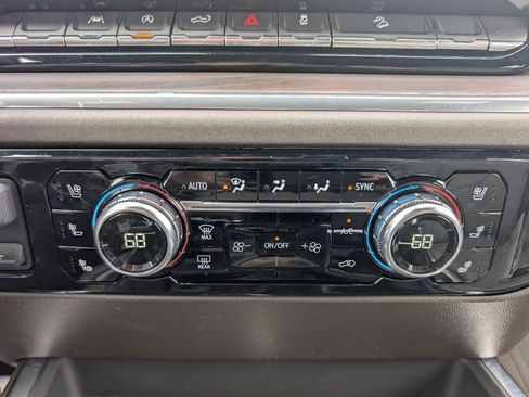 Used 2024 GMC Sierra 1500 SLT w/ SLT Convenience Package image 23