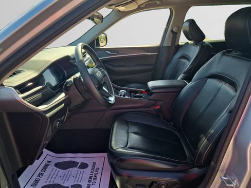 Used 2022 Jeep Grand Cherokee L Limited image 9