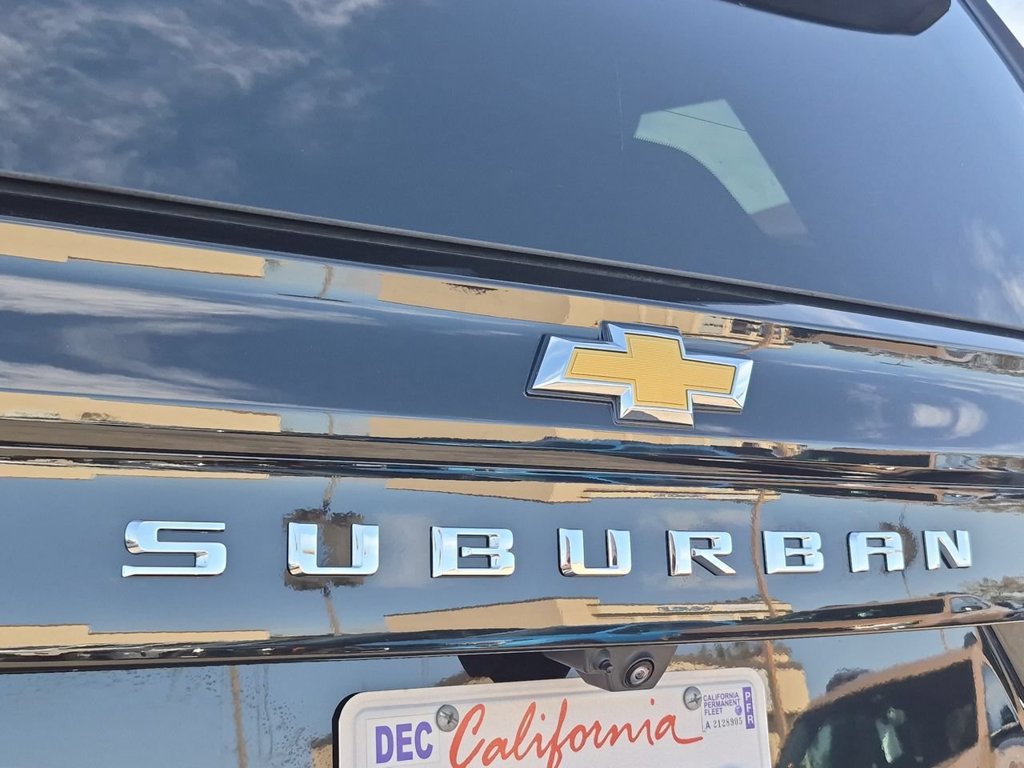 Used 2026 Chevrolet Suburban Premier AWD/4WD image 32