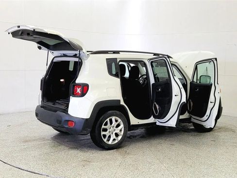 Used 2016 Jeep Renegade Latitude w/ Cold Weather Group image 12