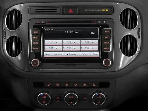 Used 2018 Volkswagen Tiguan Limited FWD image 13
