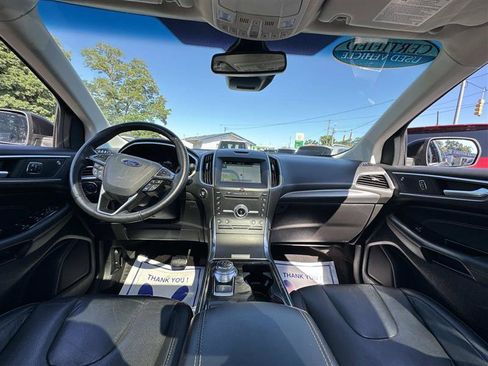 Used 2019 Ford Edge Titanium w/ Equipment Group 301A AWD/4WD image 13