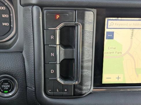 Used 2021 GMC Yukon Denali w/ Denali Premium Package image 12