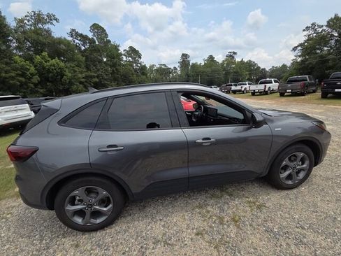 Used 2025 Ford Escape ST-Line w/ Tech Pack #1 FWD image 14