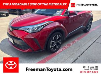 Used 2021 Toyota C-HR XLE FWD video 1