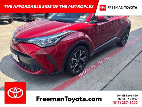 Used 2021 Toyota C-HR XLE FWD image 1