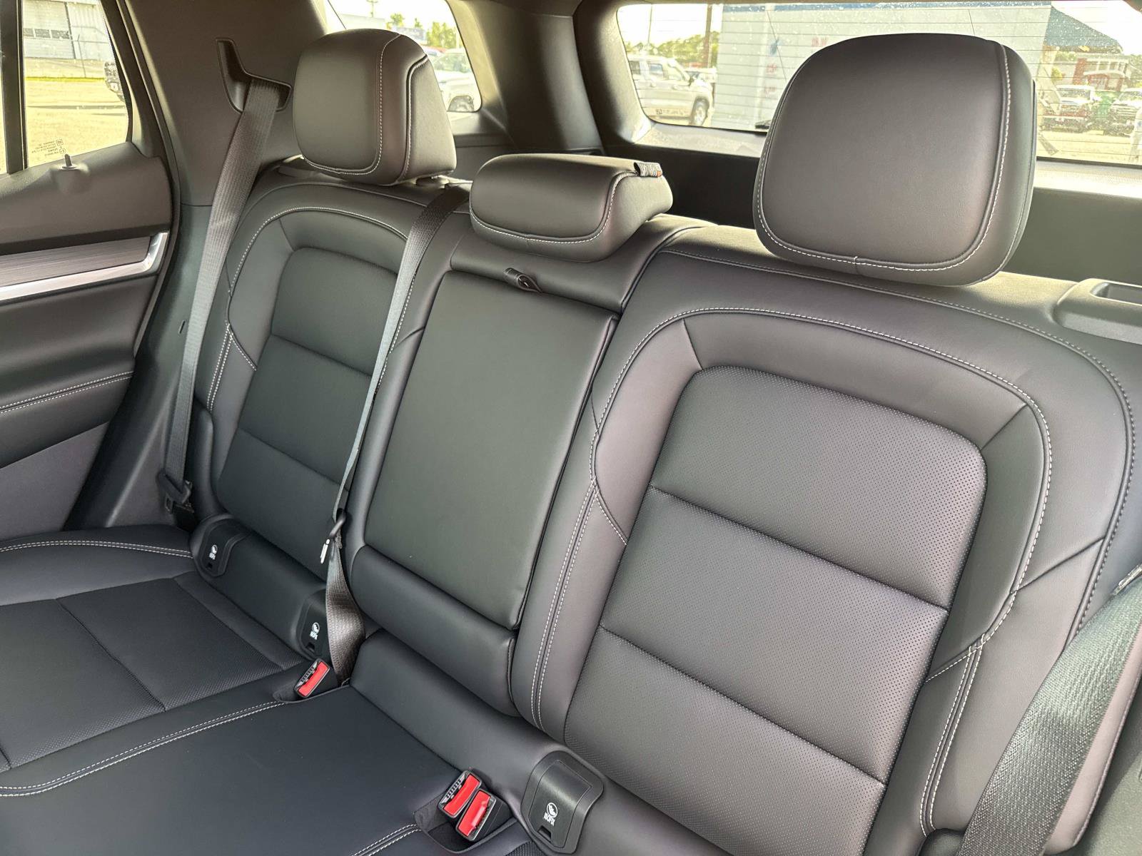 New 2027 GMC Terrain Elevation w/ Elevation Premium Package FWD image 13