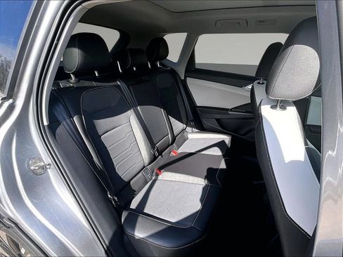 New 2026 Volkswagen Taos SE AWD/4WD image 12