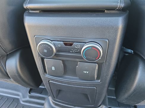 Used 2022 Ford Explorer XLT w/ Equipment Group 202A image 15