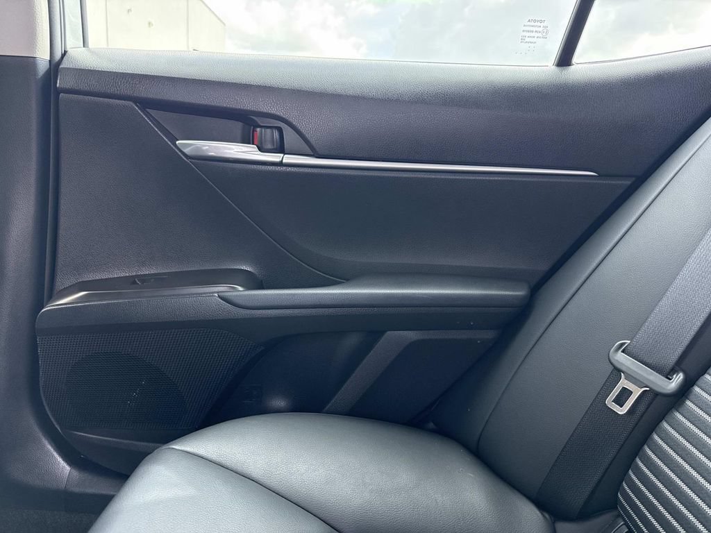 Used 2023 Toyota Camry SE FWD image 17