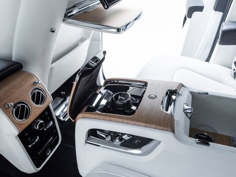 Used 2019 Rolls-Royce Cullinan AWD/4WD image 17
