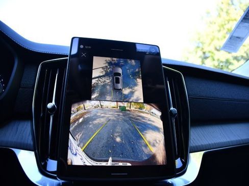 New 2026 Volvo XC90 B5 Ultra image 14