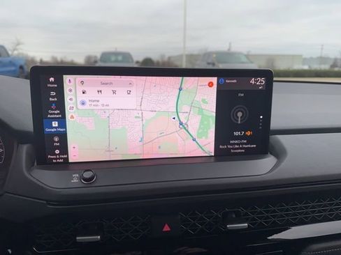 Used 2023 Honda Accord Touring image 2