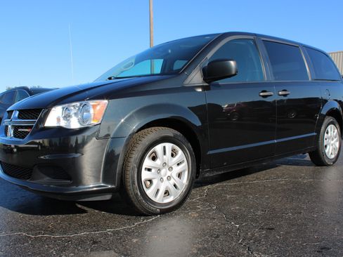 Used 2019 Dodge Grand Caravan SE image 12