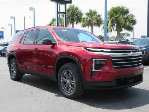 New 2025 Chevrolet Traverse LT w/ Enhanced Driving Package image 3