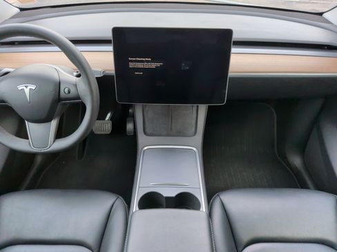 Used 2024 Tesla Model Y Long Range AWD/4WD image 29