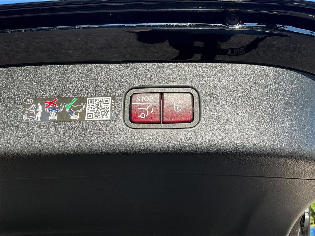 Used 2026 Mercedes-Benz GLC 300 image 37