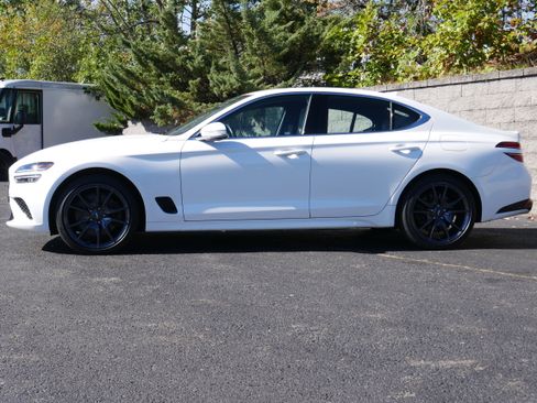 Used 2022 Genesis G70 3.3T image 3