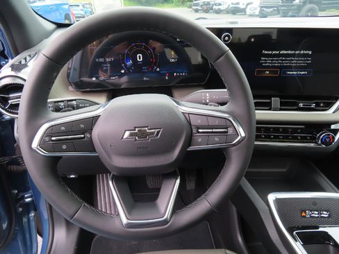 New 2025 Chevrolet Equinox LT w/ Convenience Package II image 15