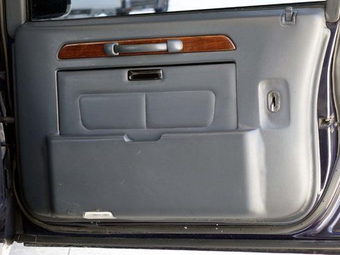 Used 2001 Cadillac De Ville Limousine FWD image 30