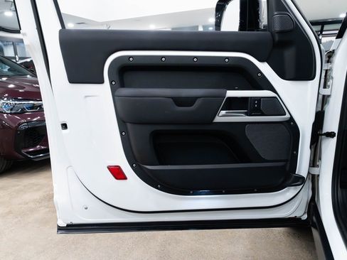 Used 2021 Land Rover Defender 90 S image 18