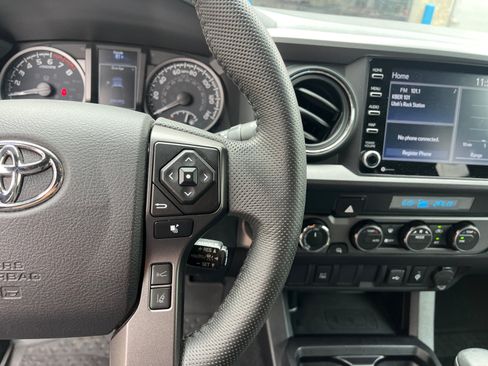 Used 2021 Toyota Tacoma TRD Off-Road AWD/4WD image 14