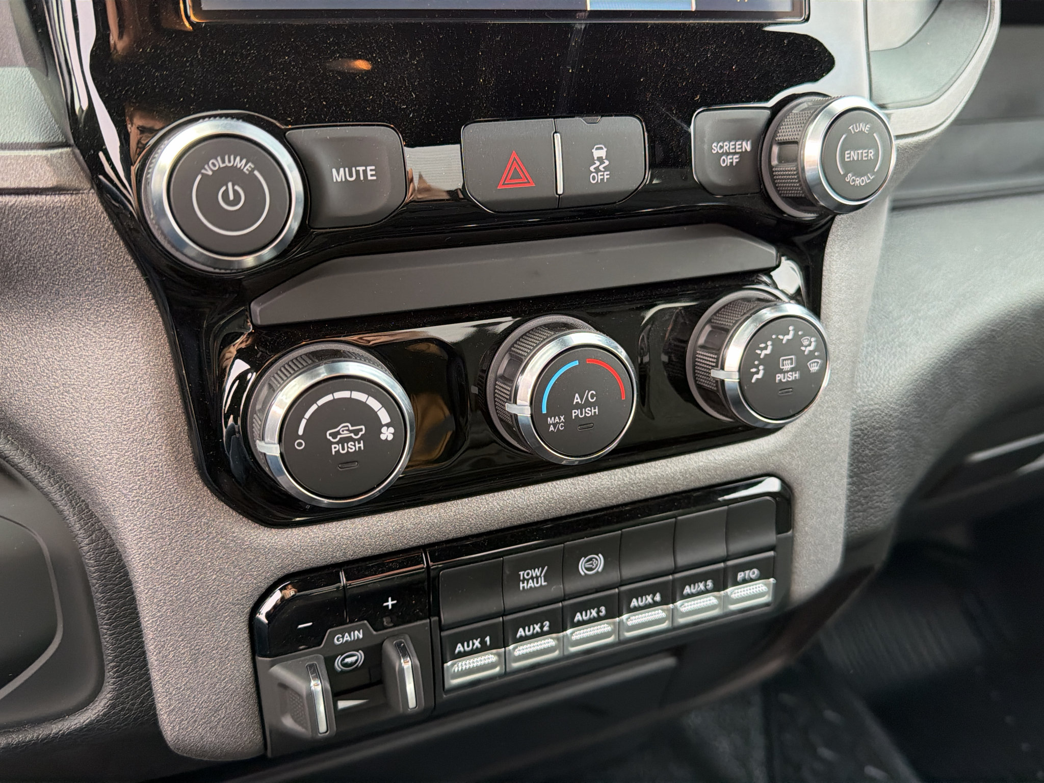 New 2027 RAM 5500 Tradesman w/ Chrome Appearance Group AWD/4WD image 21