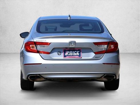 Used 2018 Honda Accord Touring image 6