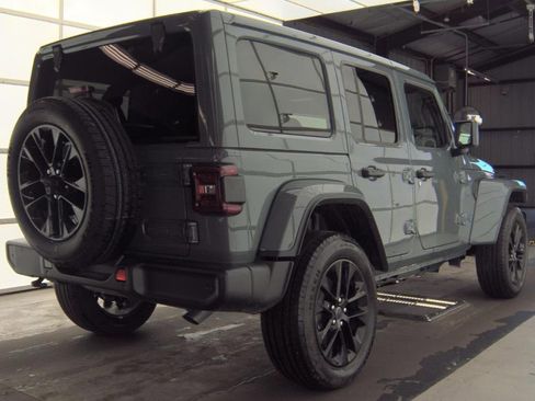 Used 2025 Jeep Wrangler Unlimited Sahara w/ Safety Group image 4